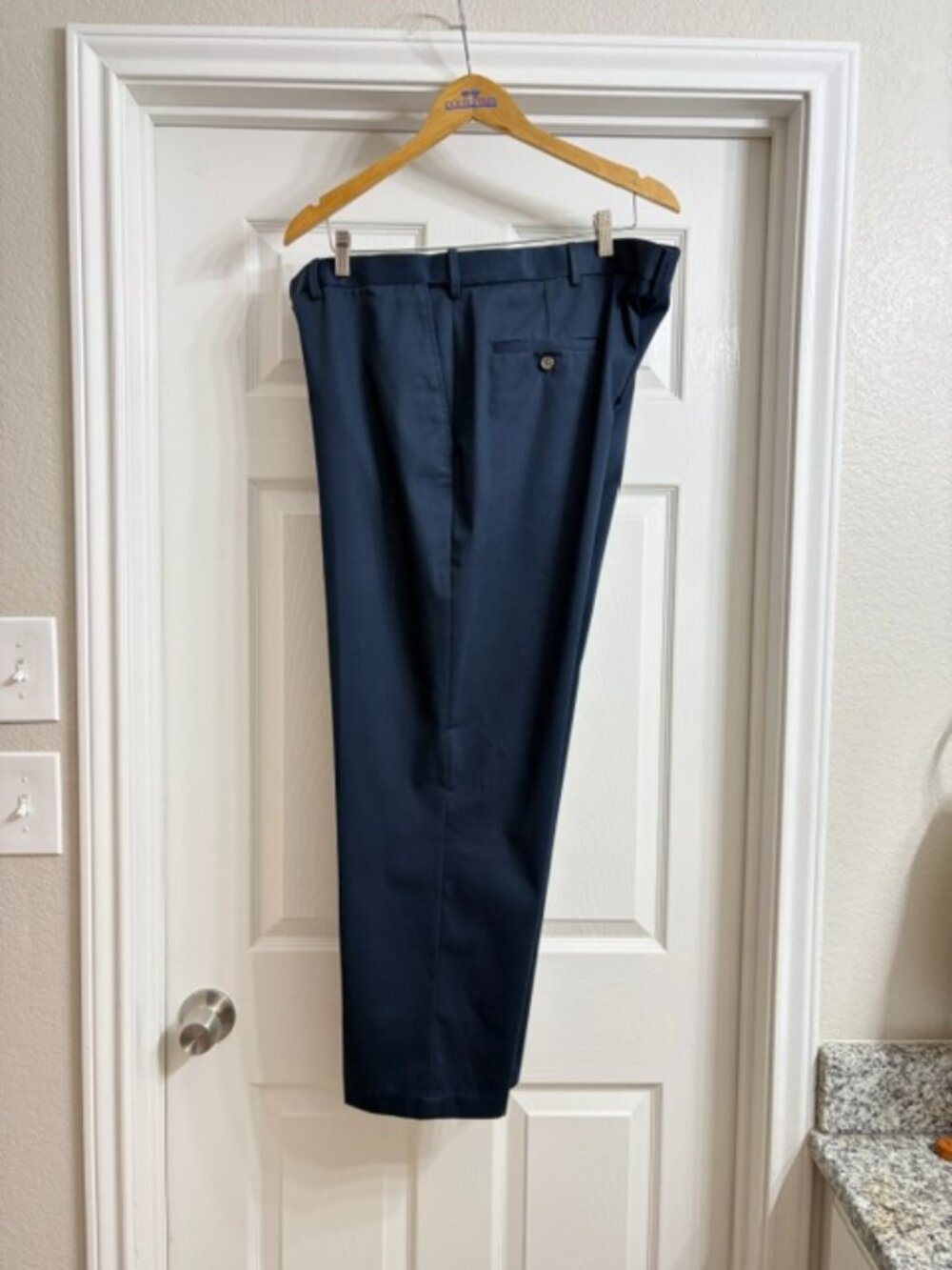 Haggar Men's Classic Fit Premium No Iron Navy Blue Khaki Dress Pants, Size 40x29